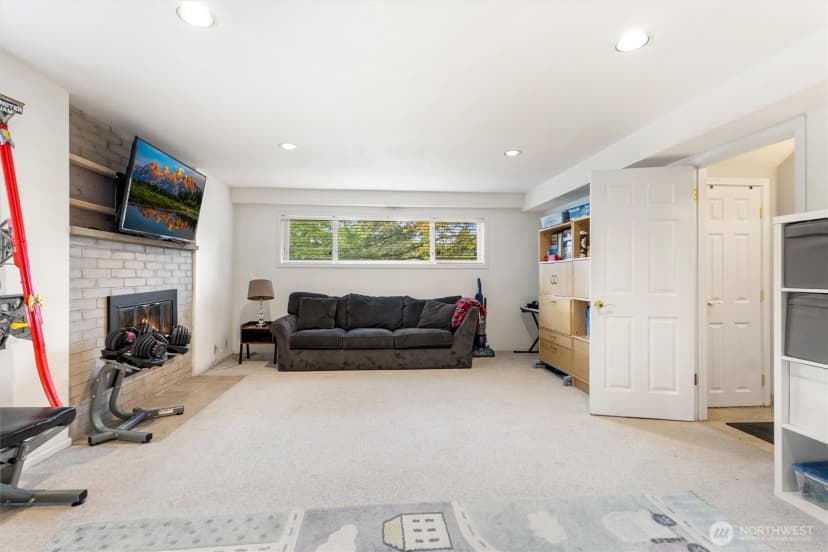 Property photo for 6435 Ne 198th Street, Kenmore photo 18