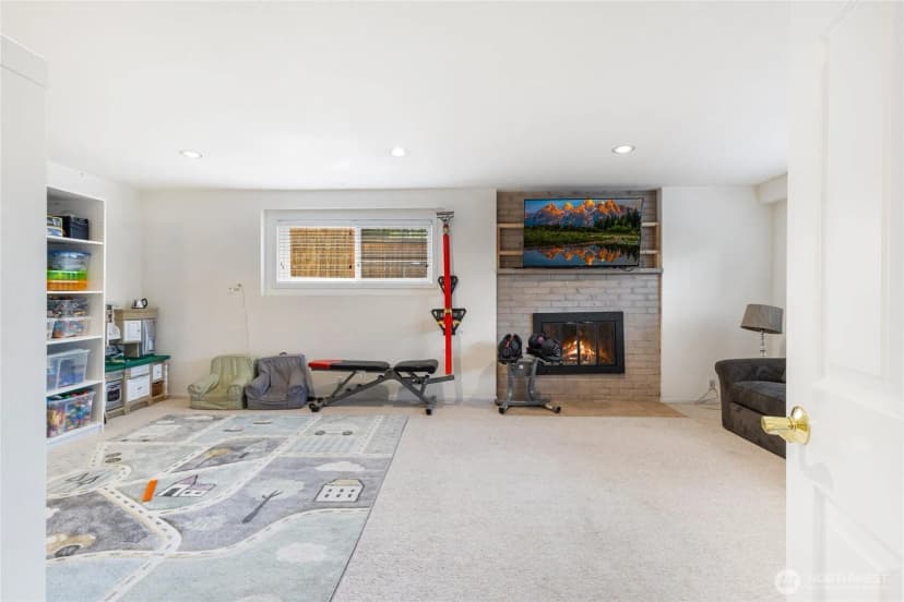 Property photo for 6435 Ne 198th Street, Kenmore photo 28