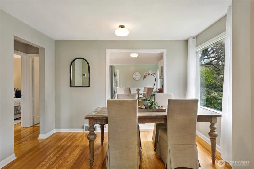 Property photo for 6203 39th Avenue Ne, Seattle photo 9