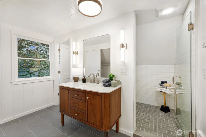 Property photo for 6203 39th Avenue Ne, Seattle photo 27