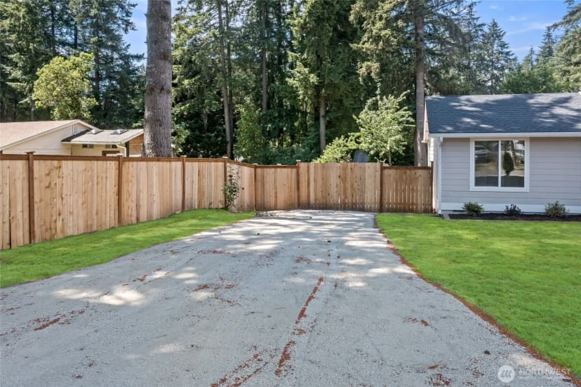 Property photo for 13904 97th Avenue Nw, Gig Harbor photo 3