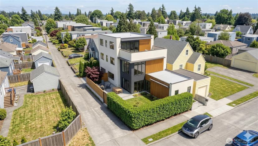 Property photo for 3820 Ne 62nd Street, Seattle photo 2