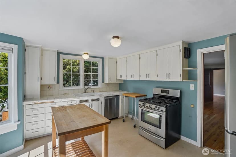 Property photo for 739 N 165th Street, Shoreline photo 8