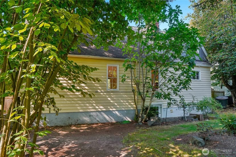 Property photo for 739 N 165th Street, Shoreline photo 24