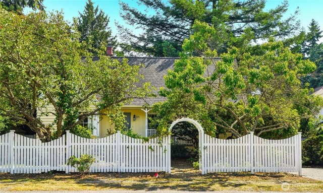 Property photo for 739 N 165th Street, Shoreline