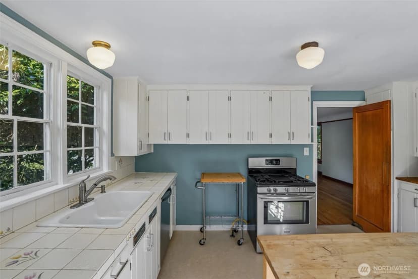 Property photo for 739 N 165th Street, Shoreline photo 10