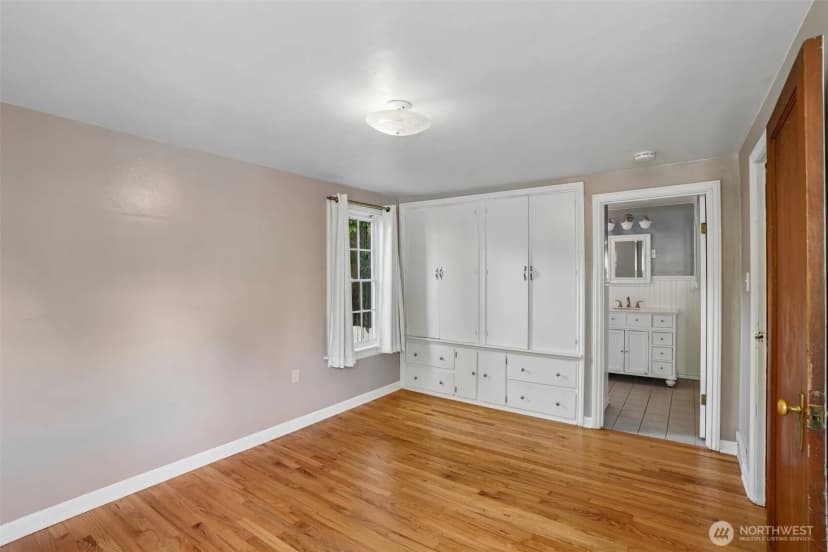 Property photo for 739 N 165th Street, Shoreline photo 13