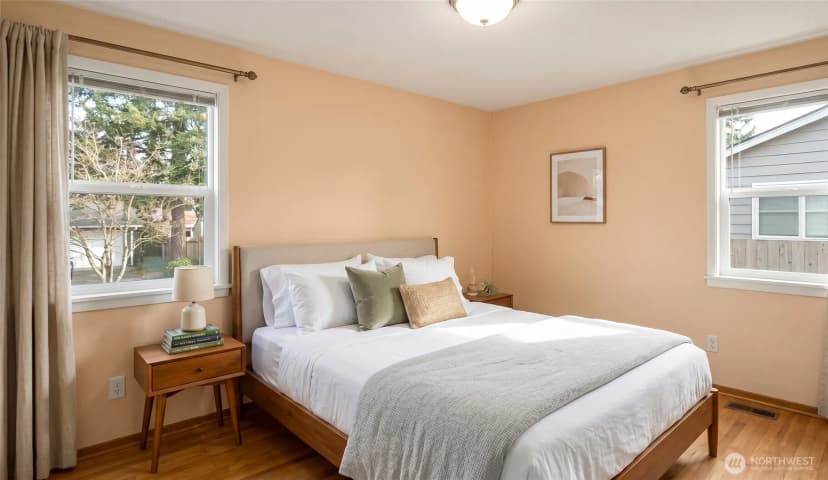 Property photo for 739 N 165th Street, Shoreline photo 12