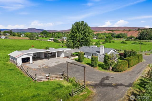 Property photo for 13608 Wide Hollow Road, Yakima
