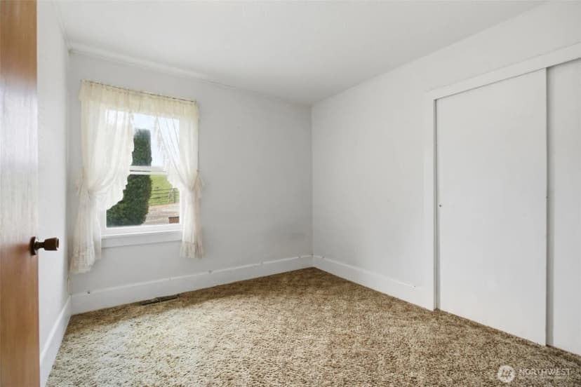 Property photo for 13608 Wide Hollow Road, Yakima photo 9