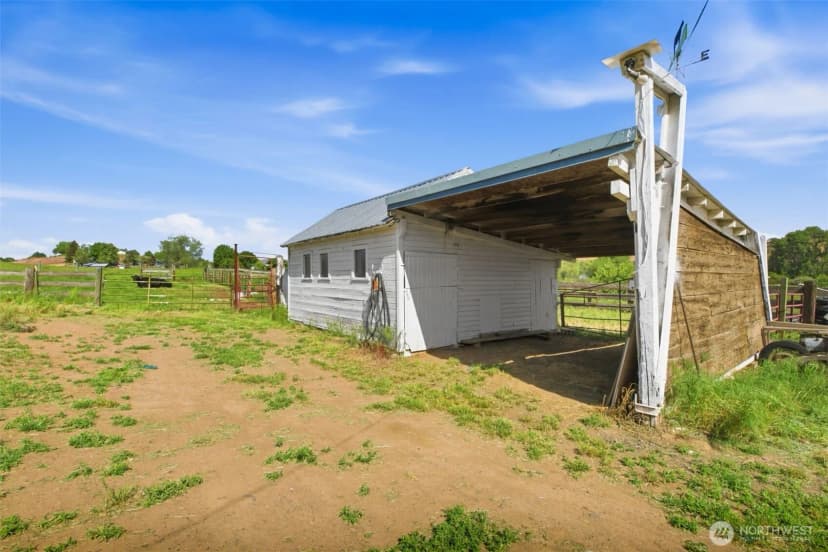 Property photo for 13608 Wide Hollow Road, Yakima photo 15