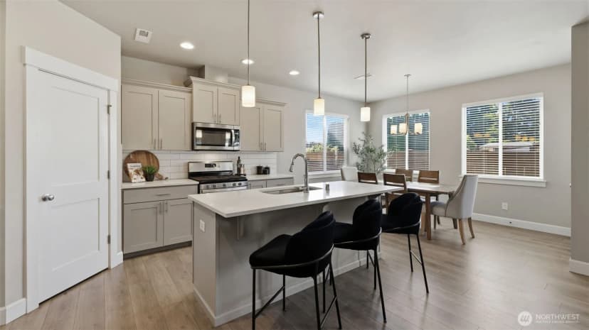 Property photo for 12303 Se 271st Place, Kent photo 10