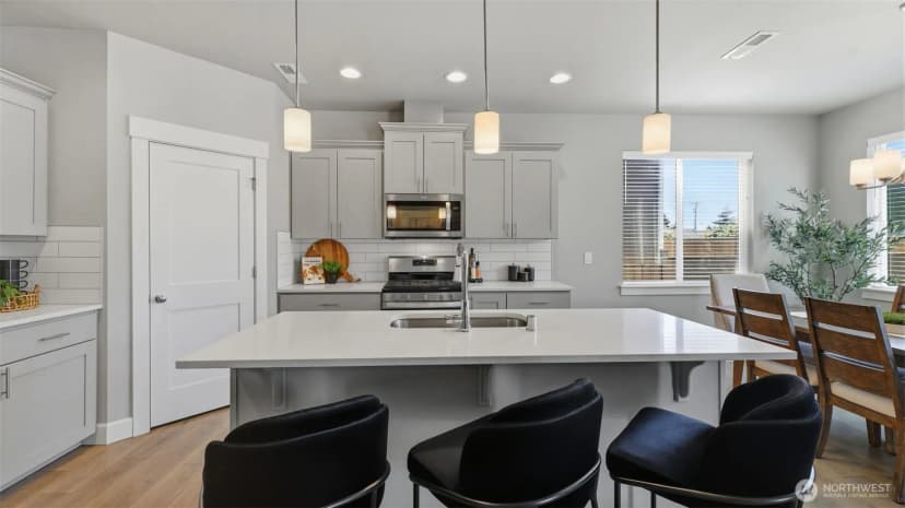 Property photo for 12303 Se 271st Place, Kent photo 11