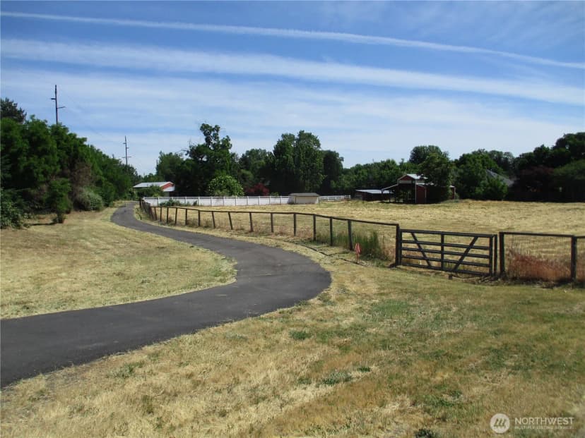 Property photo for 2499 Cottonwood Road, Walla Walla