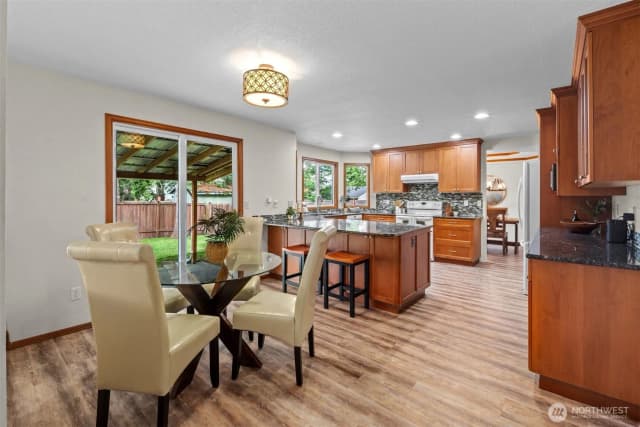 Property photo for 9125 Zircon Drive Sw, Lakewood photo 5