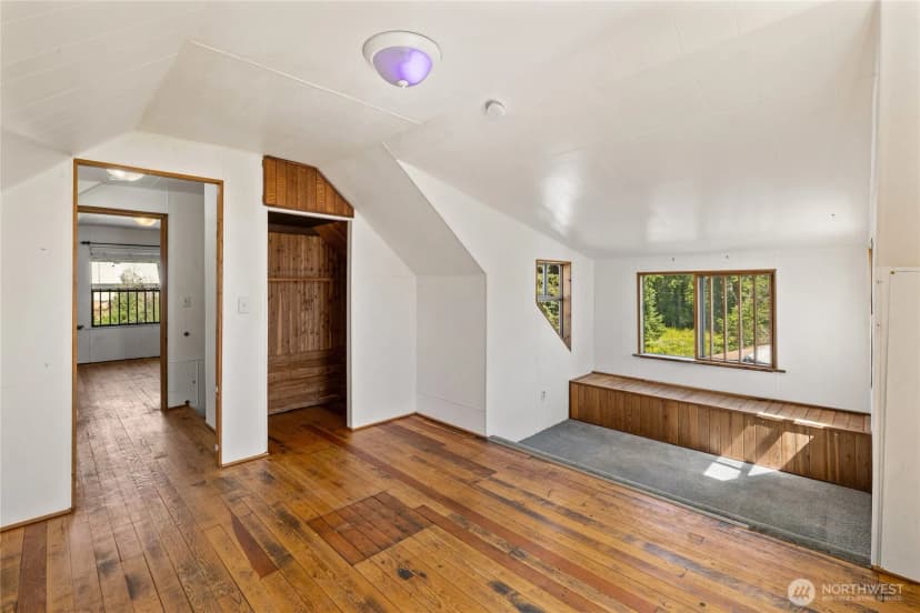Property photo for 401 S 1st Street, Roslyn photo 31