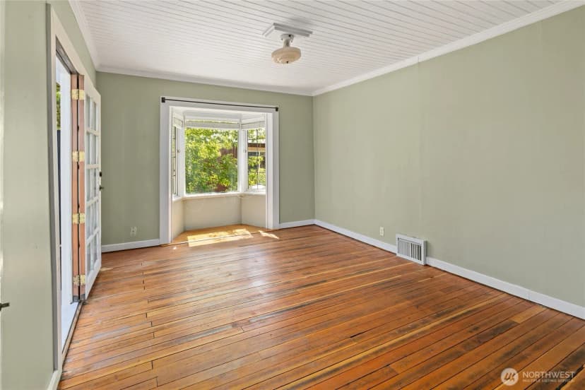 Property photo for 401 S 1st Street, Roslyn photo 22