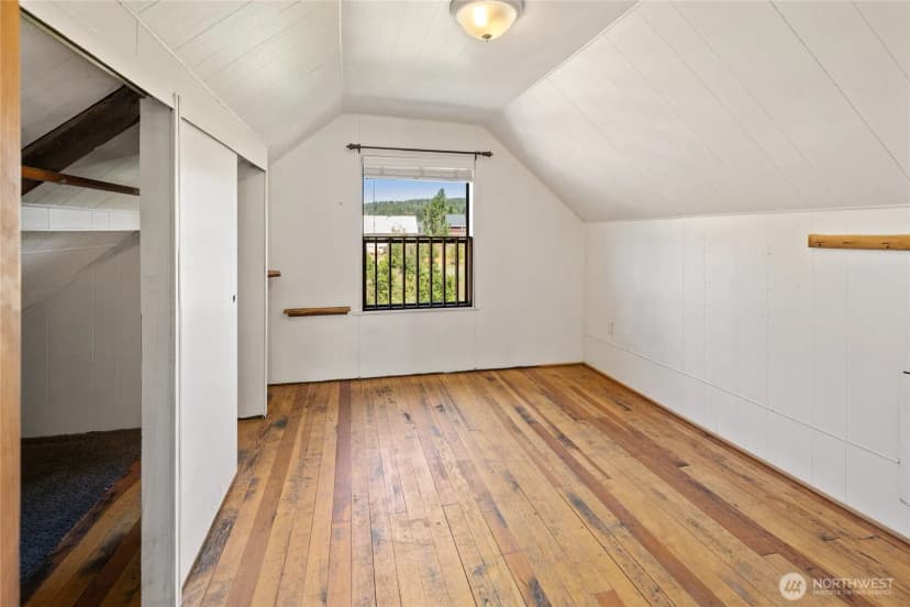 Property photo for 401 S 1st Street, Roslyn photo 30