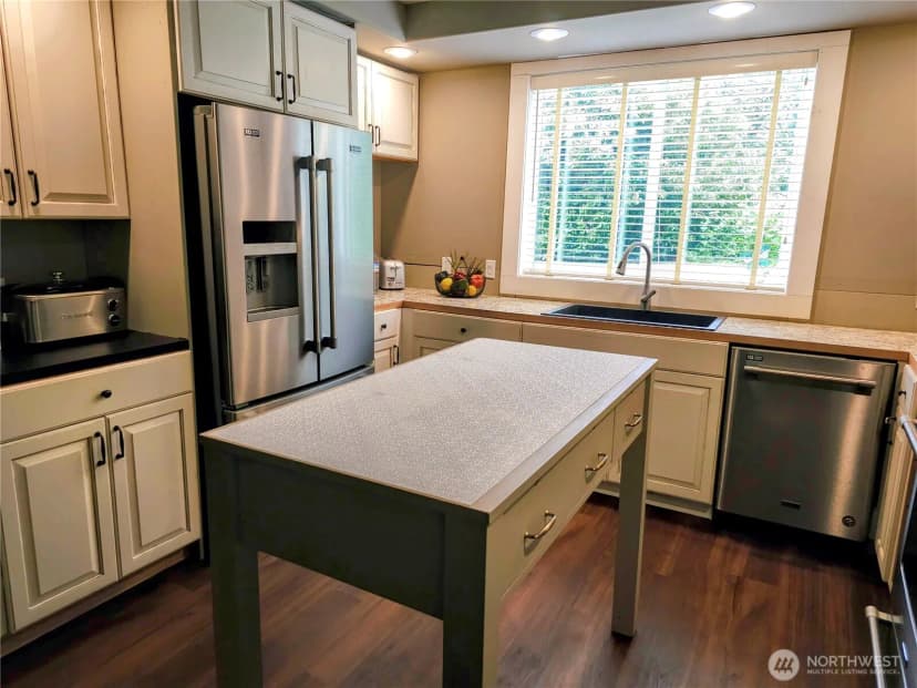 Property photo for 23618 Se Tiger Mountain Road, Issaquah photo 12