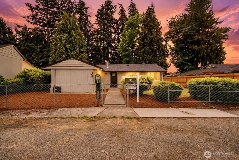 Property photo for 408 26th Street Se, Auburn