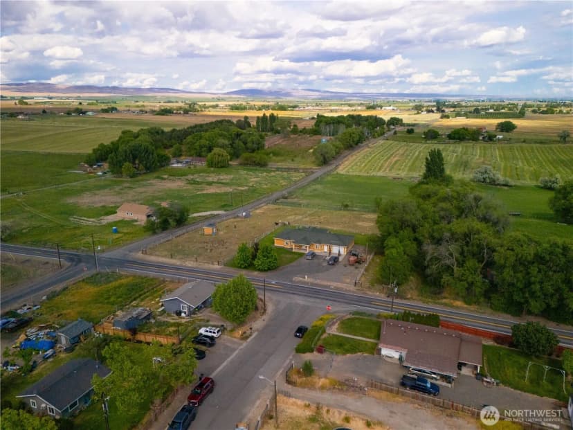 Property photo for 1811 Beam Road, Granger photo 12