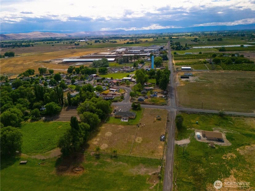 Property photo for 1811 Beam Road, Granger photo 17