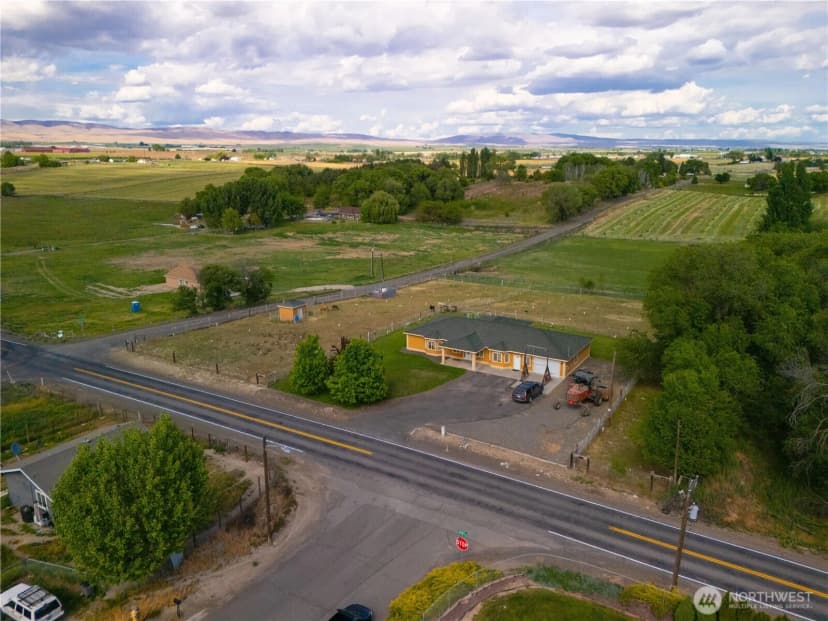 Property photo for 1811 Beam Road, Granger photo 9