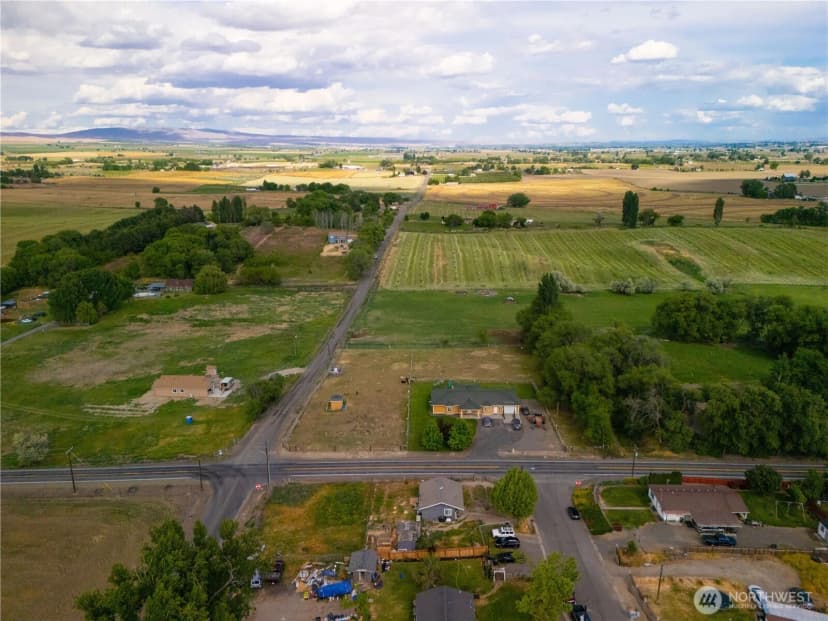 Property photo for 1811 Beam Road, Granger photo 13