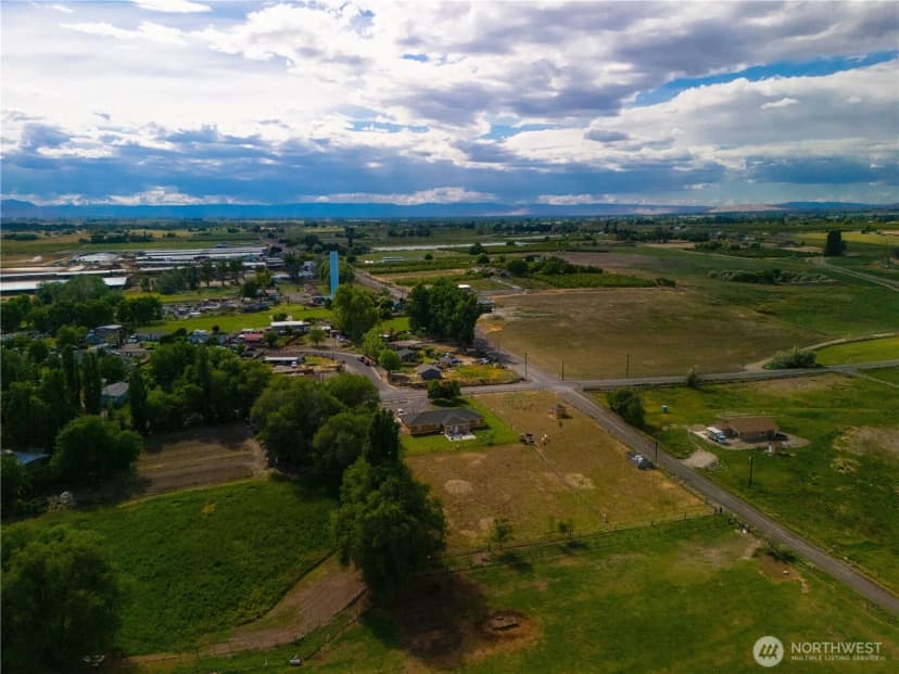 Property photo for 1811 Beam Road, Granger photo 18