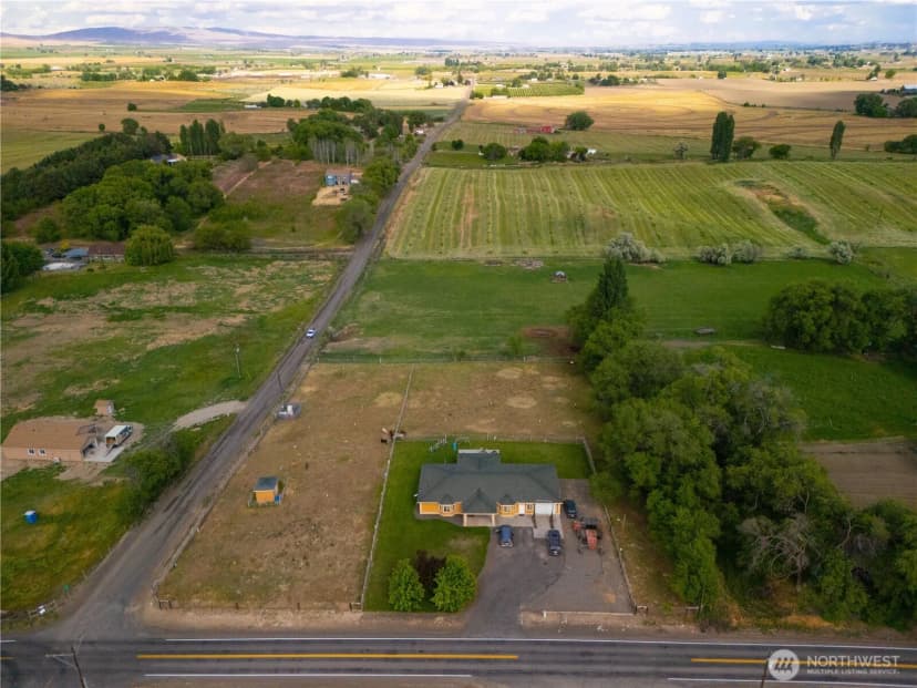 Property photo for 1811 Beam Road, Granger photo 11
