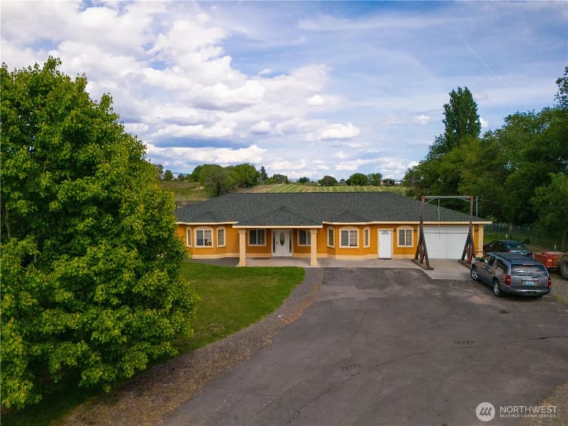Property photo for 1811 Beam Road, Granger