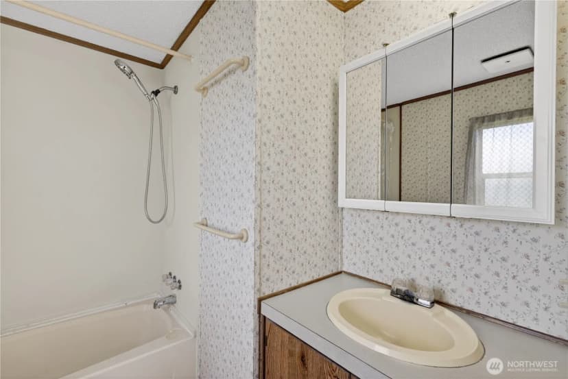 Property photo for 898 Hunter Avenue Sw, Quincy photo 17