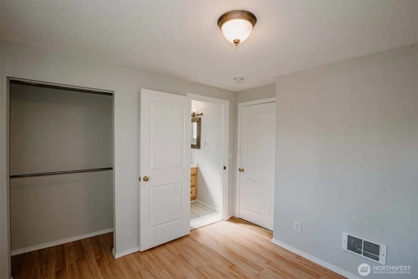Property photo for 2220 Summit Avenue, Everett photo 15