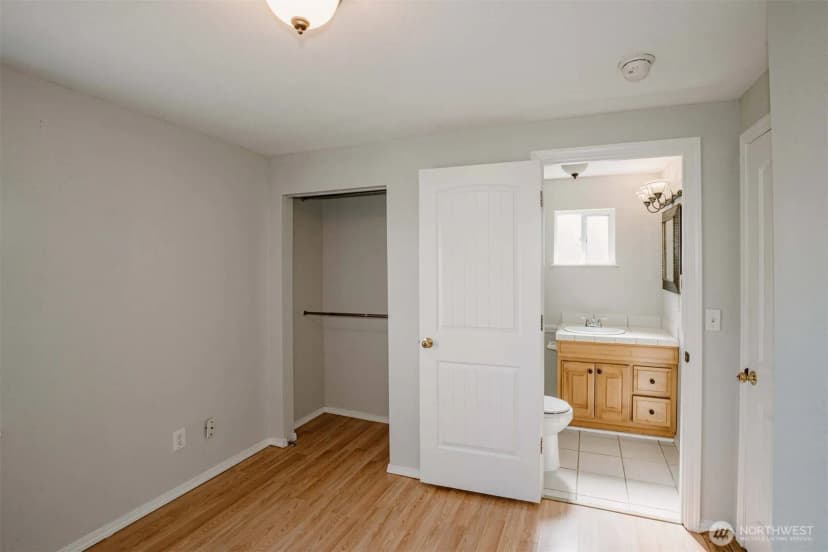 Property photo for 2220 Summit Avenue, Everett photo 12
