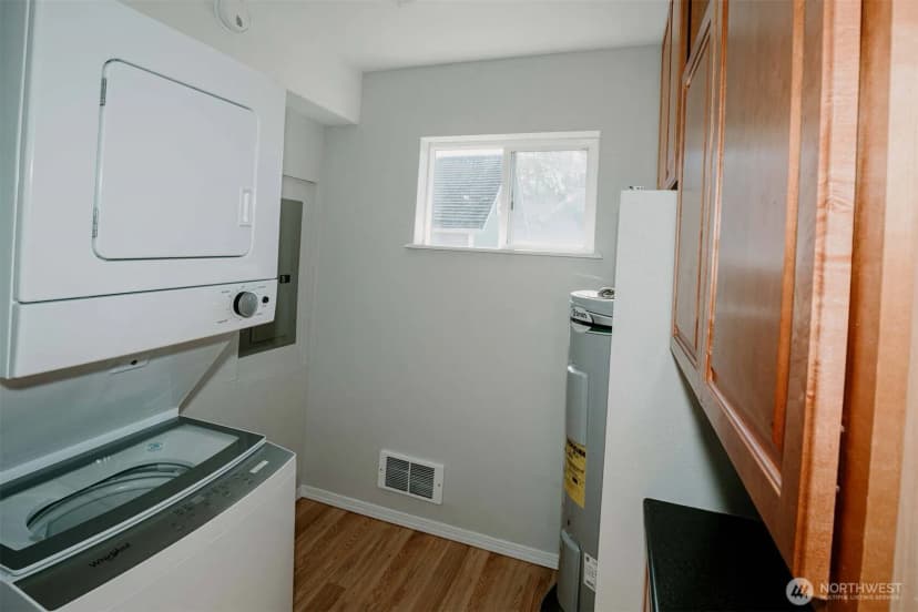 Property photo for 2220 Summit Avenue, Everett photo 8