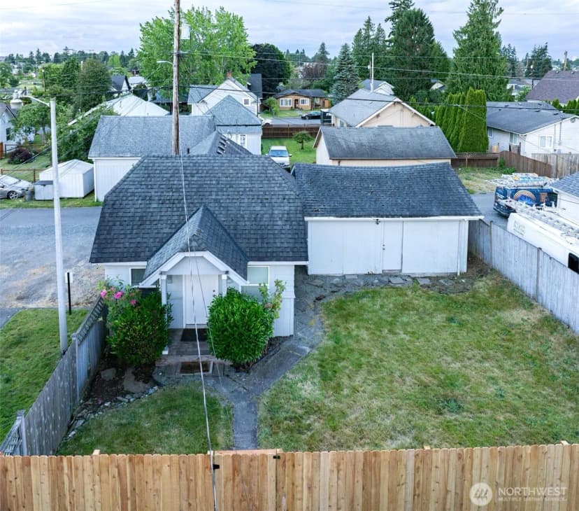 Property photo for 2220 Summit Avenue, Everett photo 20