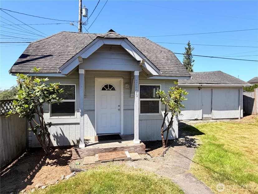 Property photo for 2220 Summit Avenue, Everett