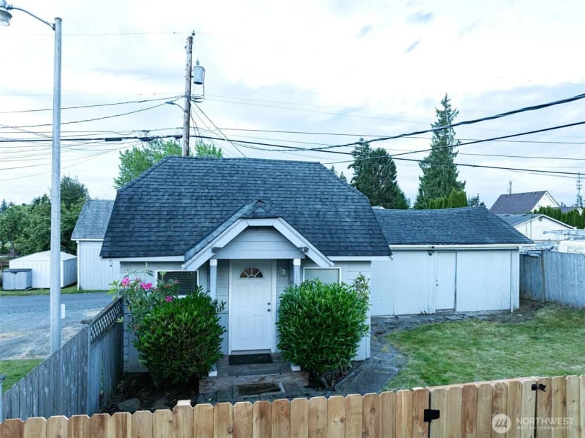 Property photo for 2220 Summit Avenue, Everett photo 21