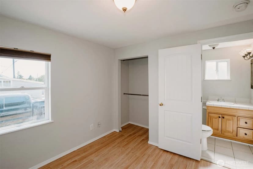 Property photo for 2220 Summit Avenue, Everett photo 11