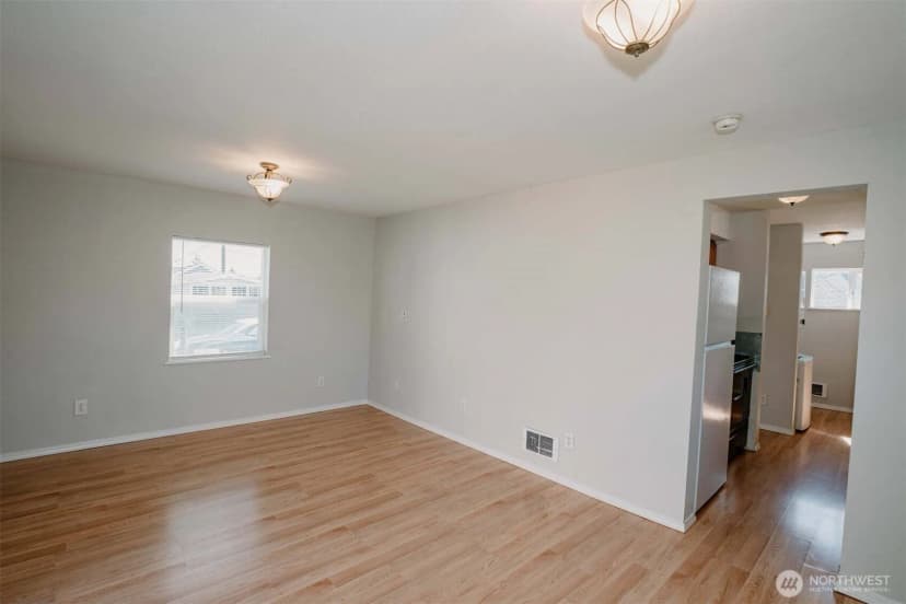 Property photo for 2220 Summit Avenue, Everett photo 9