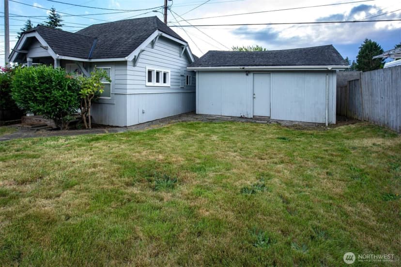 Property photo for 2220 Summit Avenue, Everett photo 18