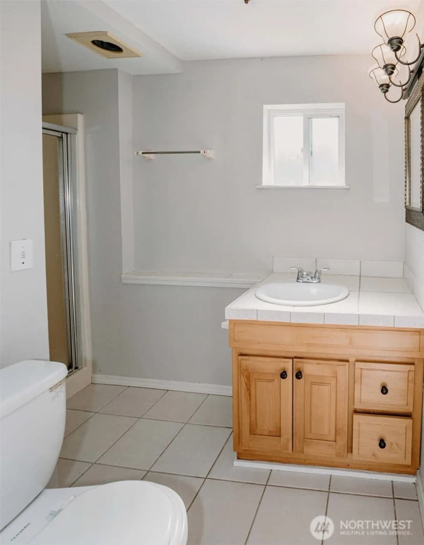 Property photo for 2220 Summit Avenue, Everett photo 13