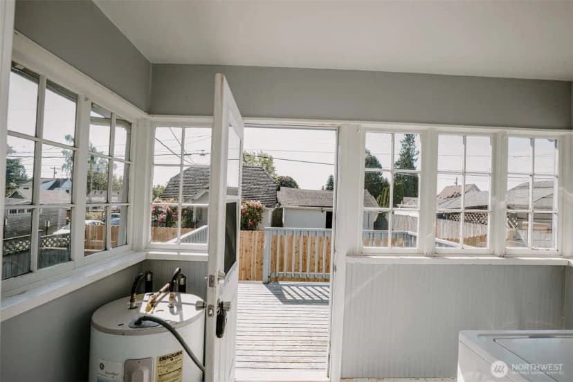 Property photo for 2218 Summit Avenue, Everett photo 16
