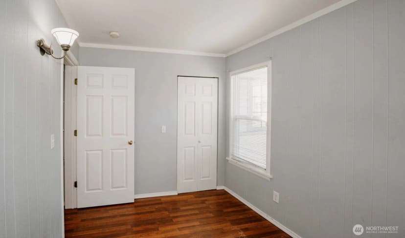 Property photo for 2218 Summit Avenue, Everett photo 11