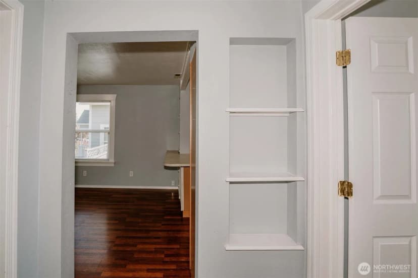Property photo for 2218 Summit Avenue, Everett photo 14