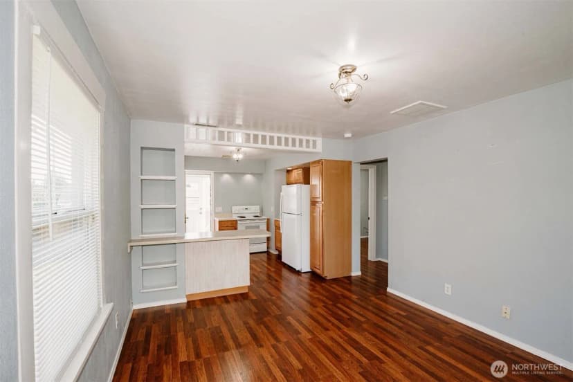Property photo for 2218 Summit Avenue, Everett photo 5
