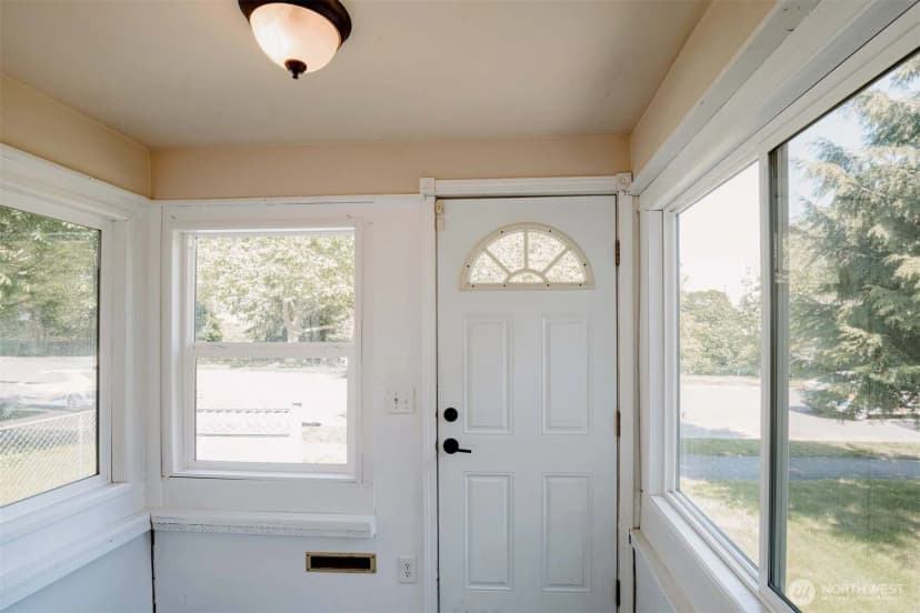 Property photo for 2218 Summit Avenue, Everett photo 18