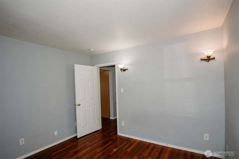 Property photo for 2218 Summit Avenue, Everett photo 13