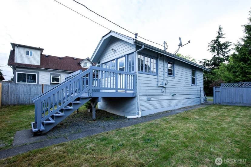 Property photo for 2218 Summit Avenue, Everett photo 24