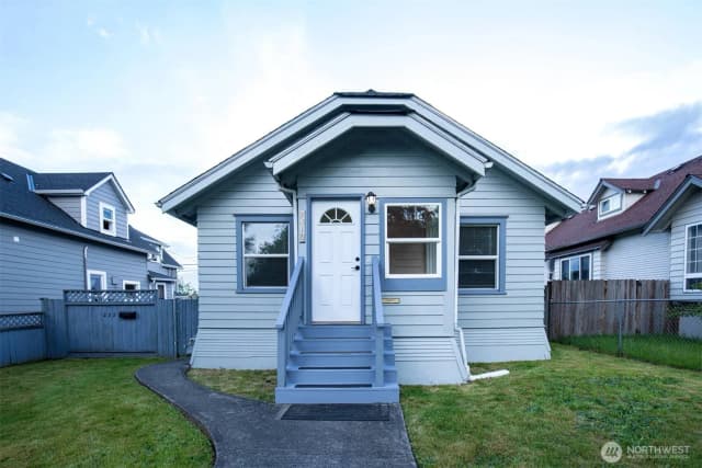 Property photo for 2218 Summit Avenue, Everett